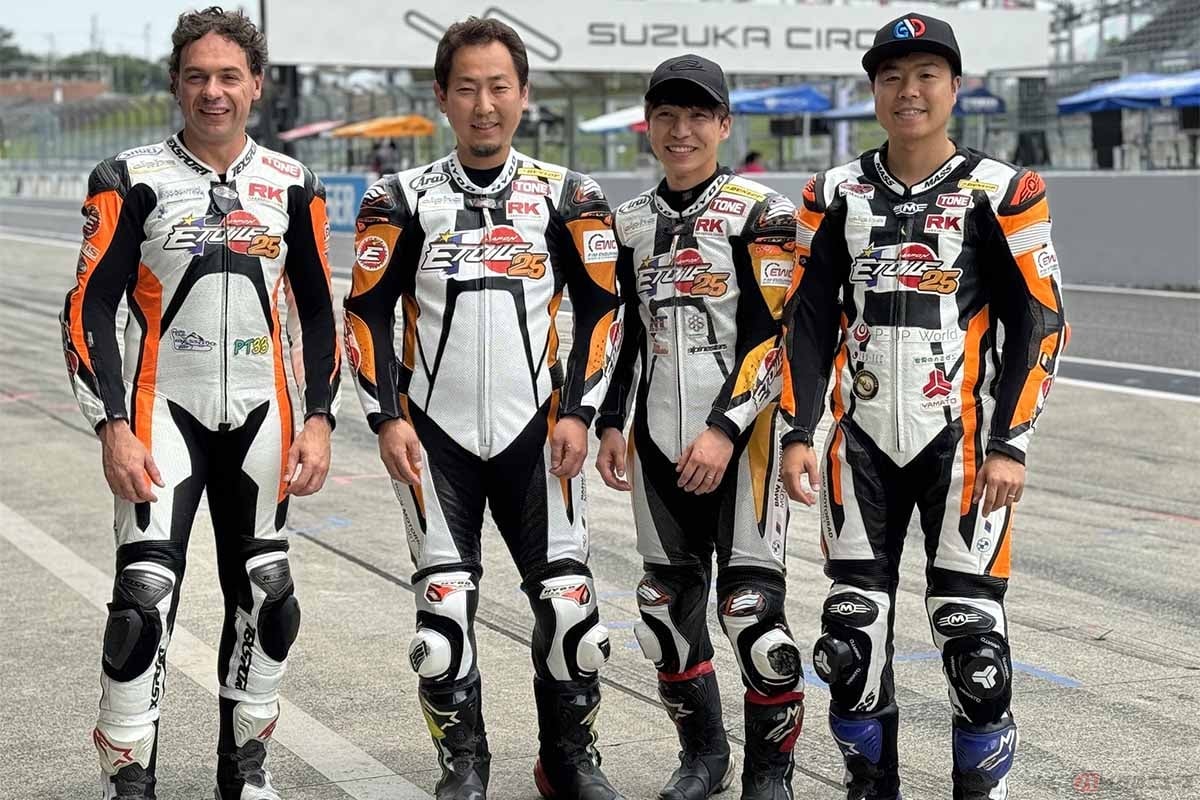 大久保光選手が所属するチーム エトワールのライダーとチーム監督