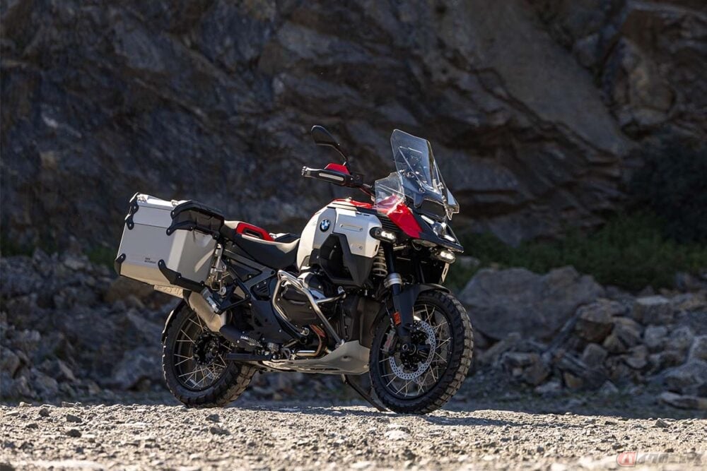 BMW Motorradが公開した「R 1300 GSアドベンチャー」の新型モデル