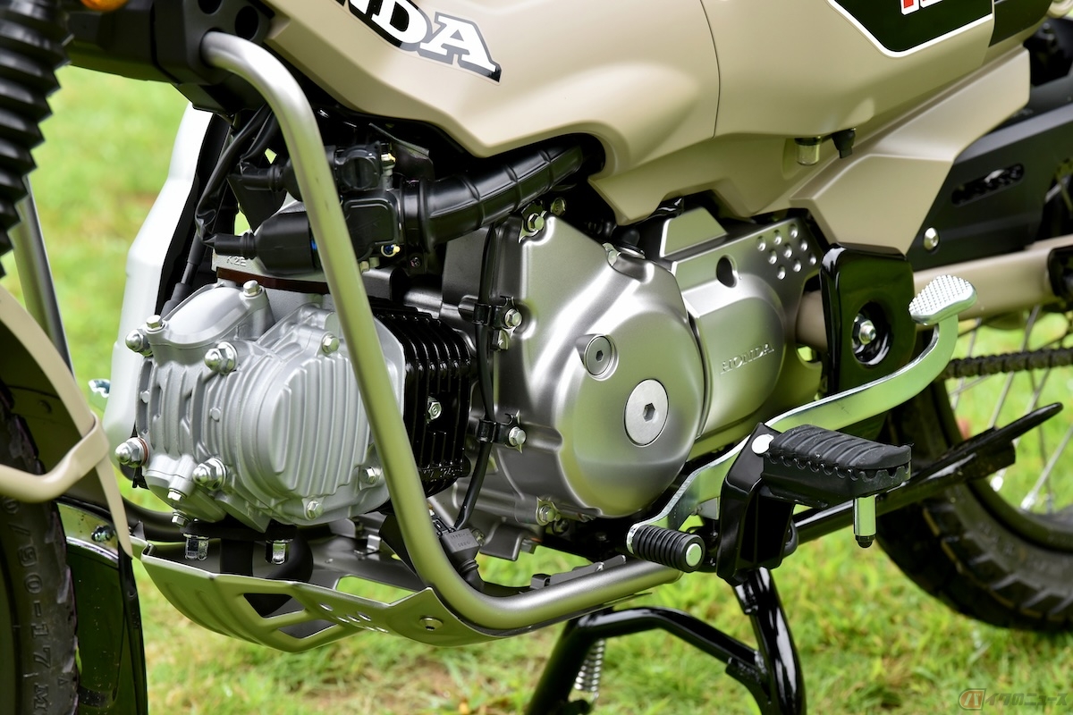 スーパーカブC125がベースの、最高出力は8.8馬力を発揮する空冷4サイクル単気筒OHC2バルブのエンジンを搭載