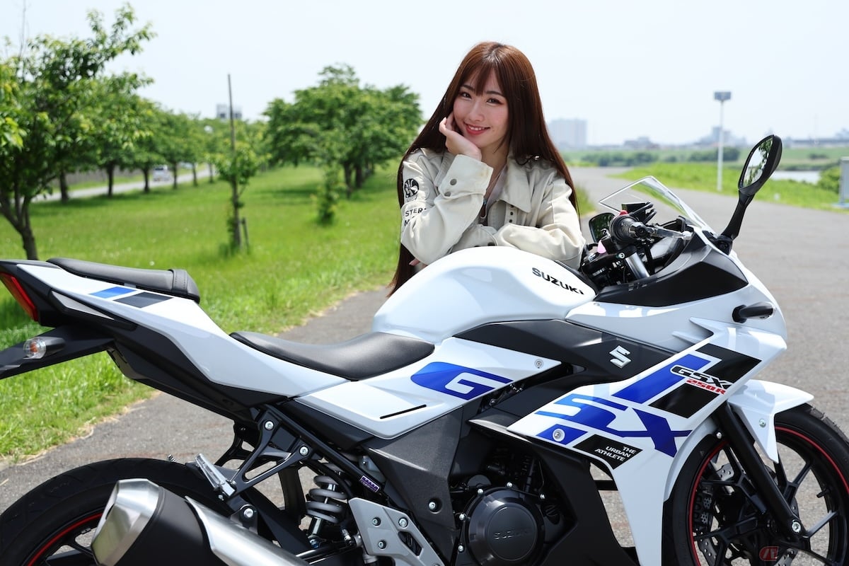 試乗したGSX250RはパールグレッシャーホワイトNo.2(CYX)というカラーリング