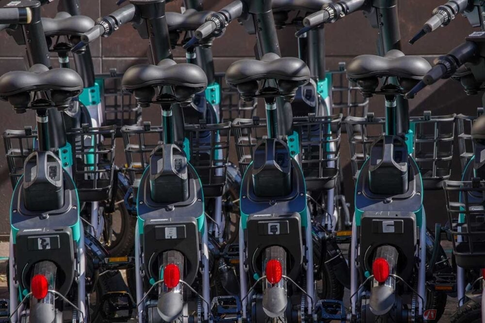 e-BIKEを導入しているサイクルシェアリングサービスの拡大も、都市部の交通インフラが大きく変わる可能性が