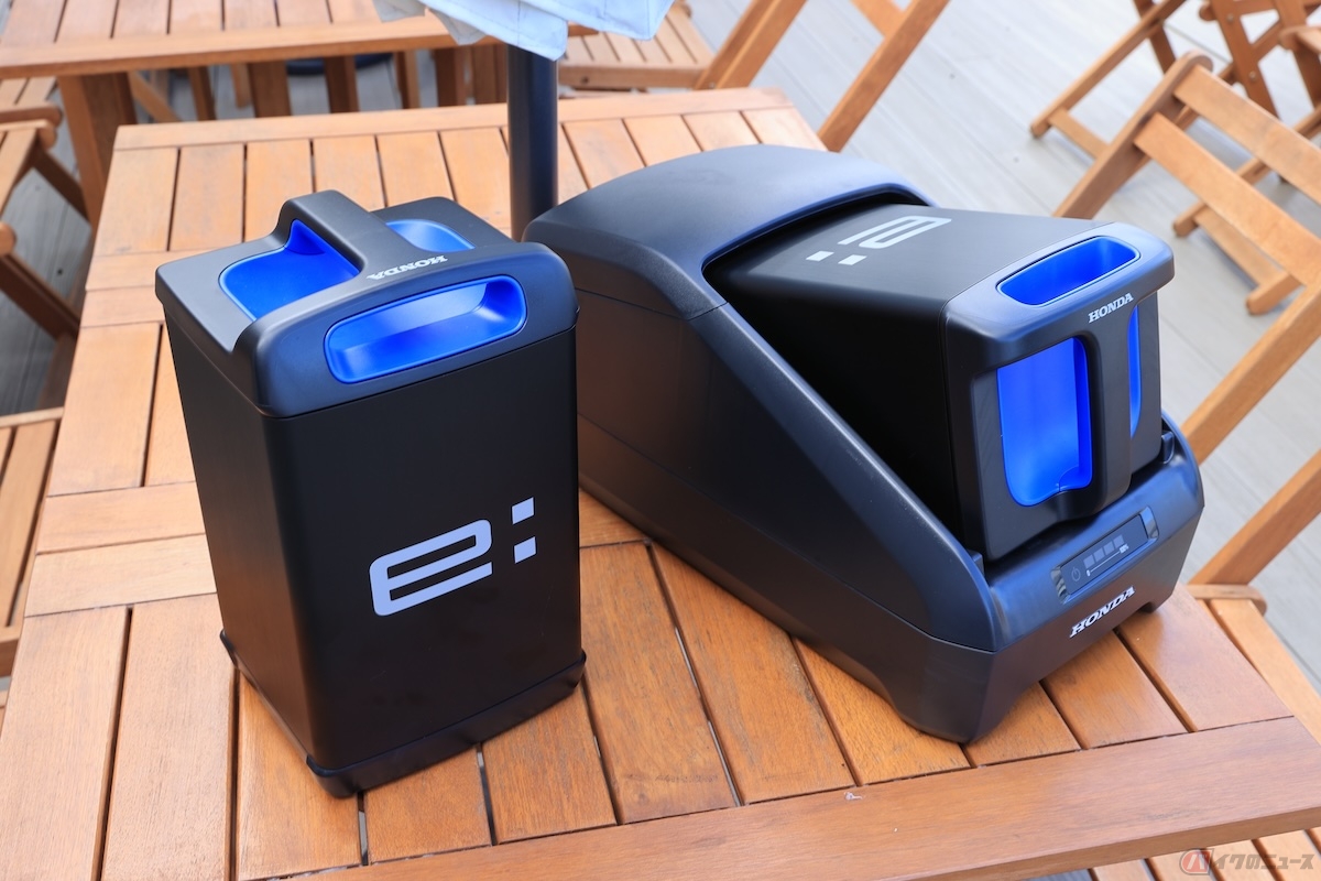 電動バイクに乗る頻度が多い人であれば、予備バッテリーを用意しておくと充電切れの心配がなくなるので安心