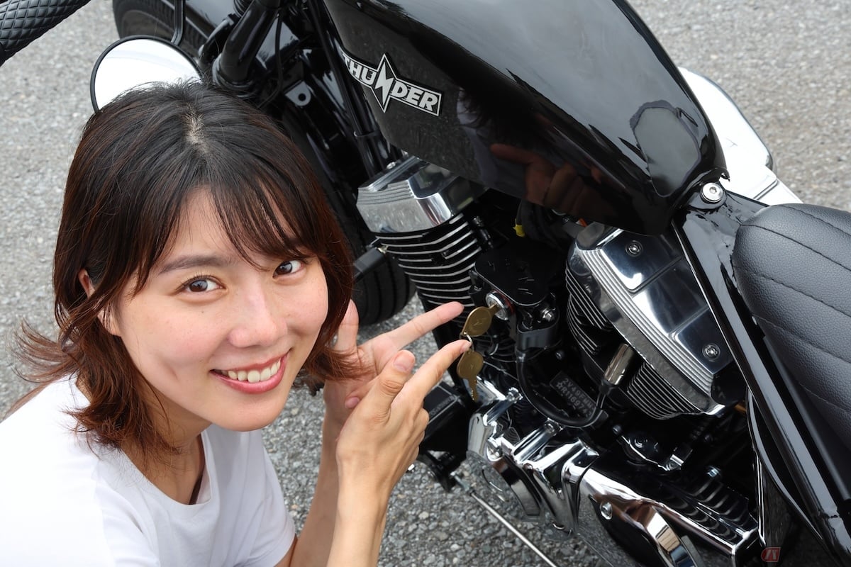 イエローゴールドはビンテージ風の鍵がとっても可愛い!