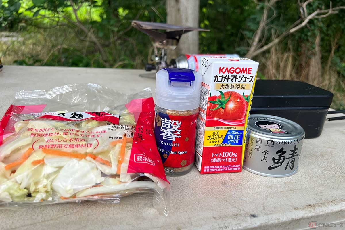 コンビニなどで購入できる食材だけで作ってみた。カット野菜は野菜炒め用を使用