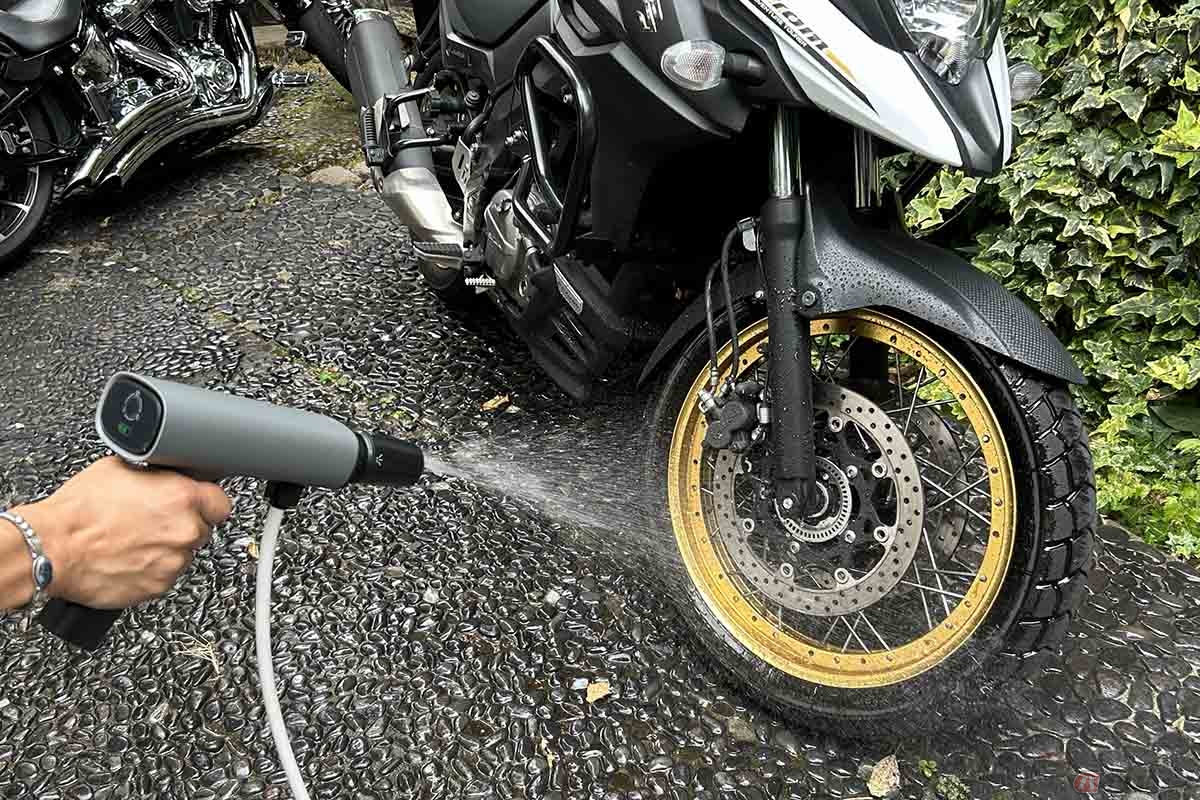 サイン・ハウスの新ブランド「SPICERR(スパイサー)」第1弾製品「ポケッタブル高圧洗浄機 SWU-1」。バイクの洗車には中圧が最適でした