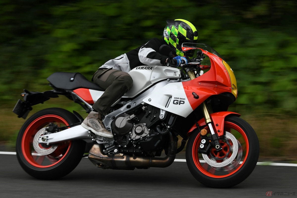 気分はケニーロバーツそれともウェインレイニー!? ヤマハマルボロ