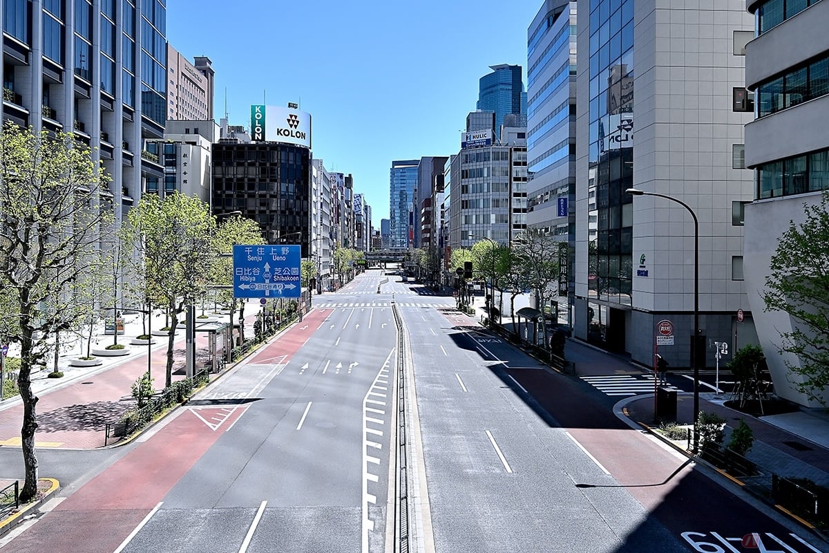 原付は3車線以上で信号のある交差点では、二段階右折をするのが基本となっている