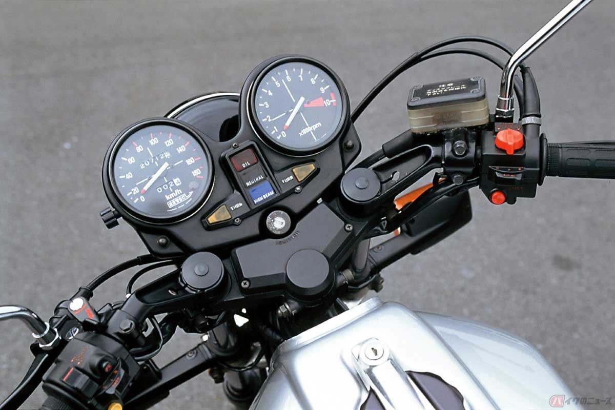 1979年に発売されたホンダ「CB750F」はセパレートハンドルを採用していた