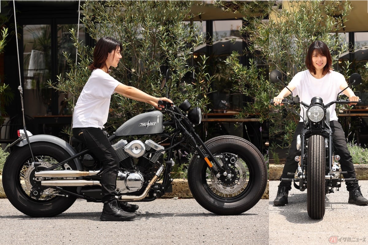 シート高は650mm、身長160cmの私が跨るとずっしりさを両足に感じるもののストレスはない