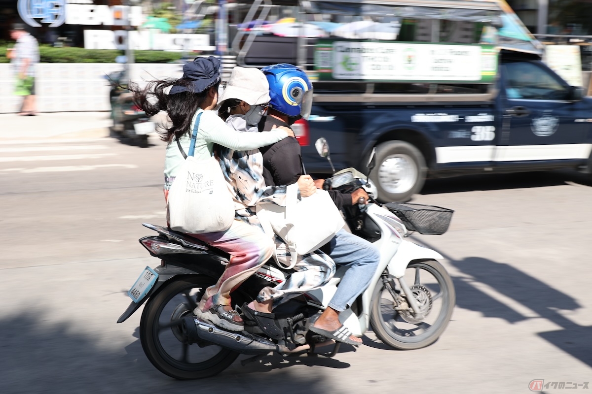 バイクは、趣味というより生活に根差した足。そのため、趣味性の高い大排気量の大型のバイクを目にすることはあまりない