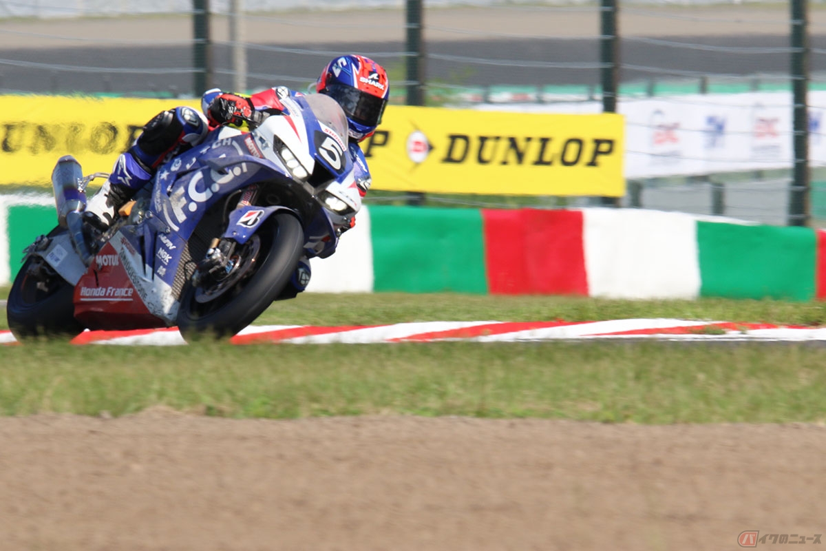 転倒するも軽症のためすぐさまレースに復帰したF.C.C. TSR Honda France