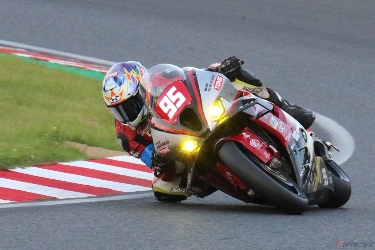 SSTクラスで優勝したTONE RT SYNCEDGE4413 BMW