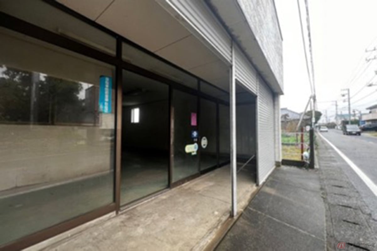 間口も広くバイクの出し入れも容易です