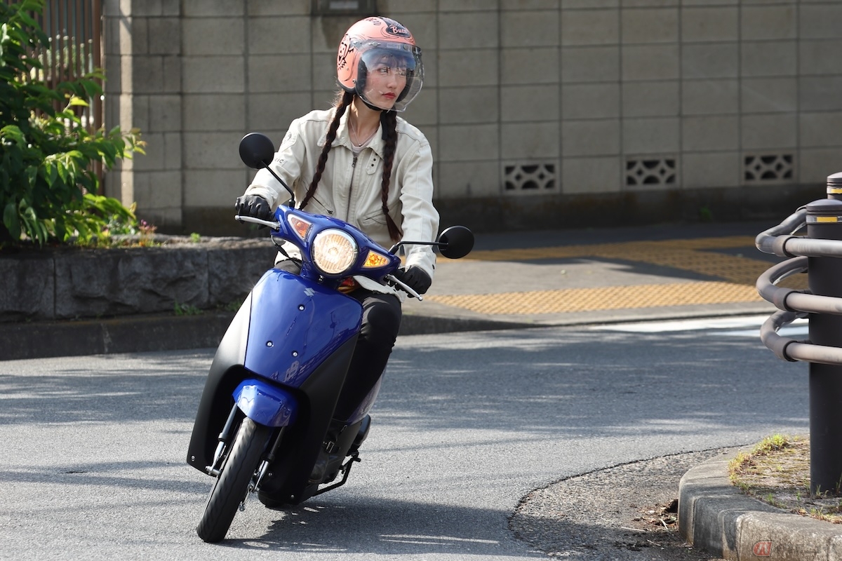 原付スクーターは、慣れると小回りがきくのが、色々な場面で最高ですよね!