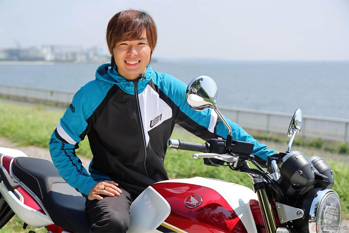 ホンダ「CB1300 SUPER FOUR SP」とレーシングライダーの石塚健選手