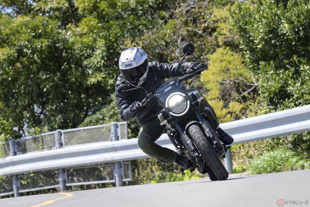 バイクはクルマに比べて軽量で加速性能が優れているので、スピードの出し過ぎで事故を起こしやすい傾向がある