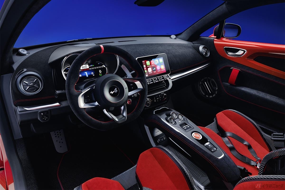 アルピーヌ「A110 R TURINI」のインテリア(レッドアルカンターラ)