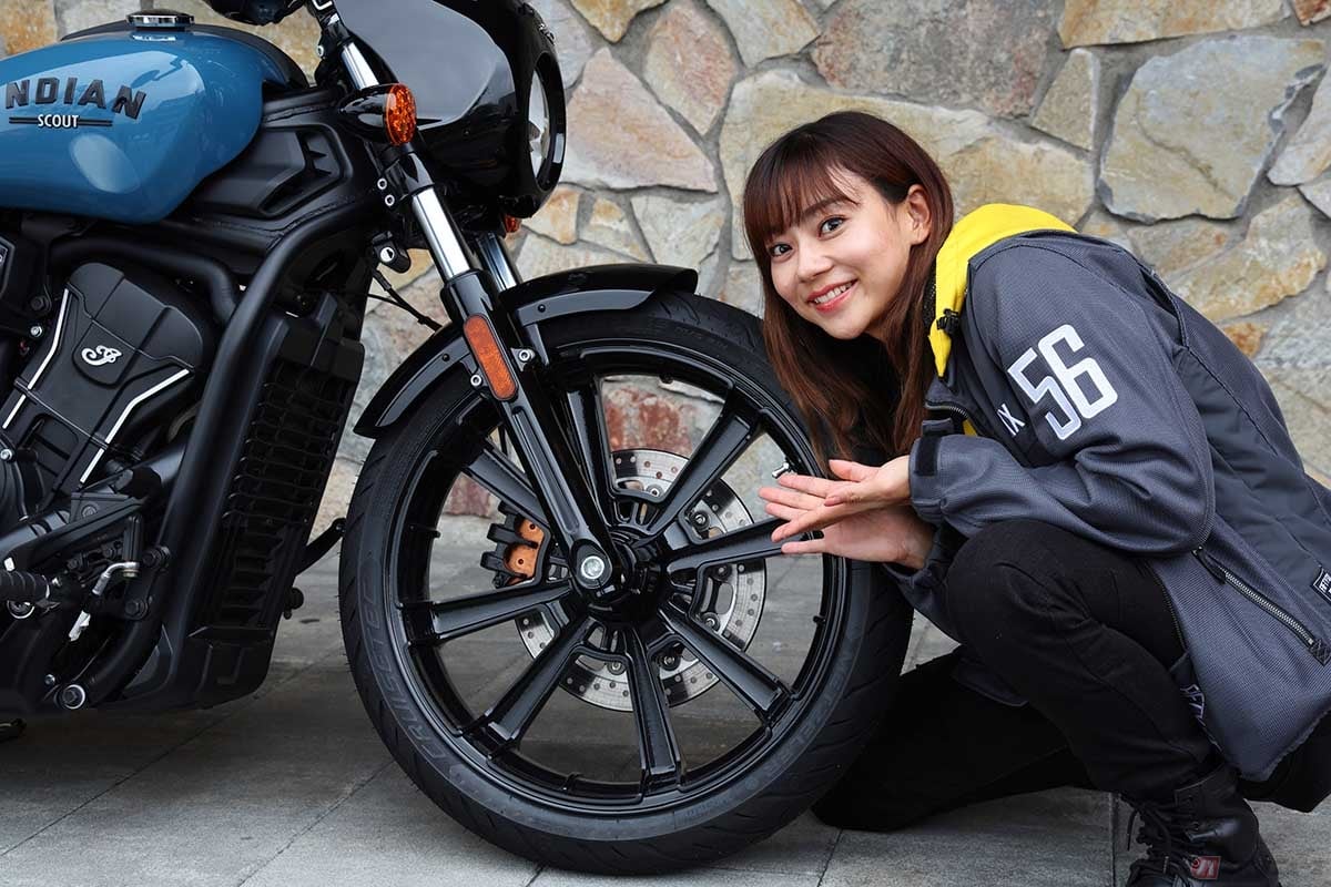 インディアンモーターサイクル「スポーツスカウト・リミテッド」。ホイールはフロント19インチ、リア16インチでキャストホールが採用されています