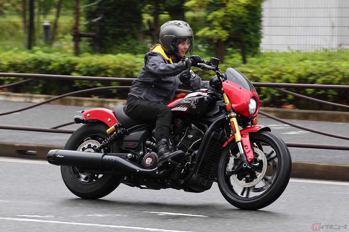 インディアンモーターサイクル「101スカウト」。力強いトルクで止まりたくなくなるバイクという印象でした