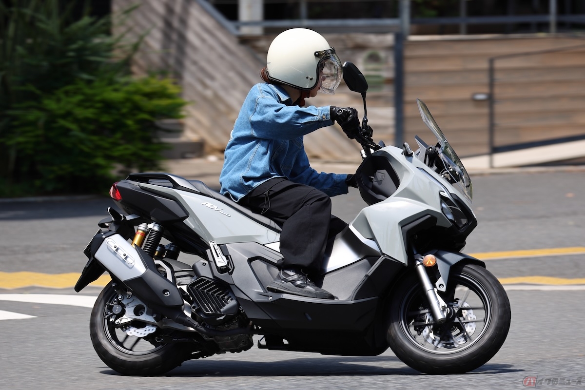 思っていた以上にわずかな体重移動や目線に車体が反応してくれる