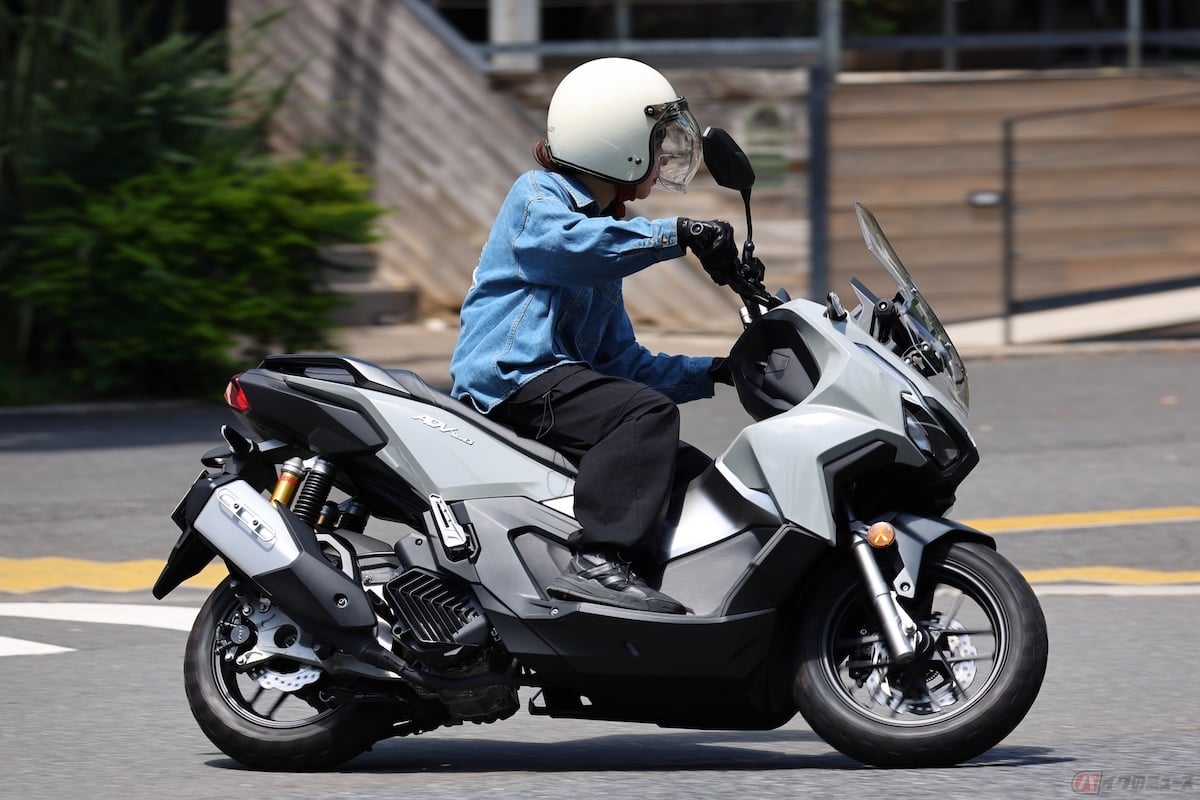 思っていた以上にわずかな体重移動や目線に車体が反応してくれる
