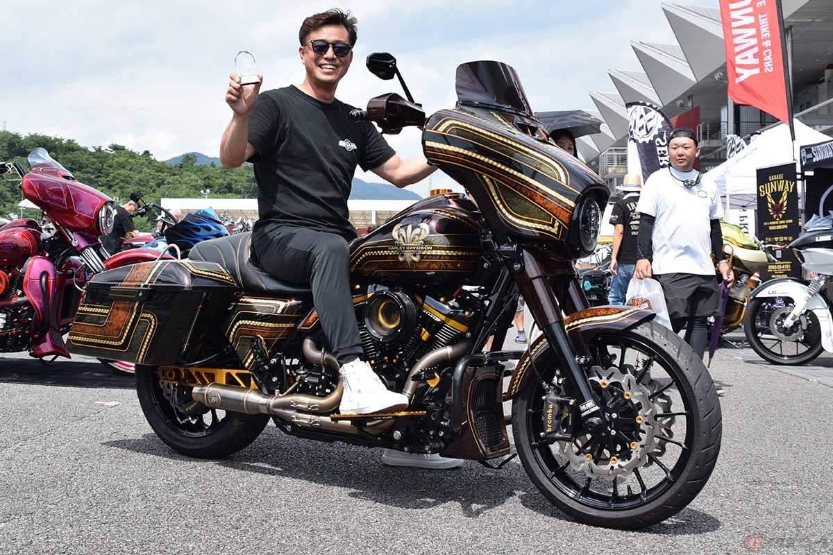 パフォーマンス部門でアワードを獲得した静岡県「プライズバイクサロン」製作の2019年式FLHXストリートグライド