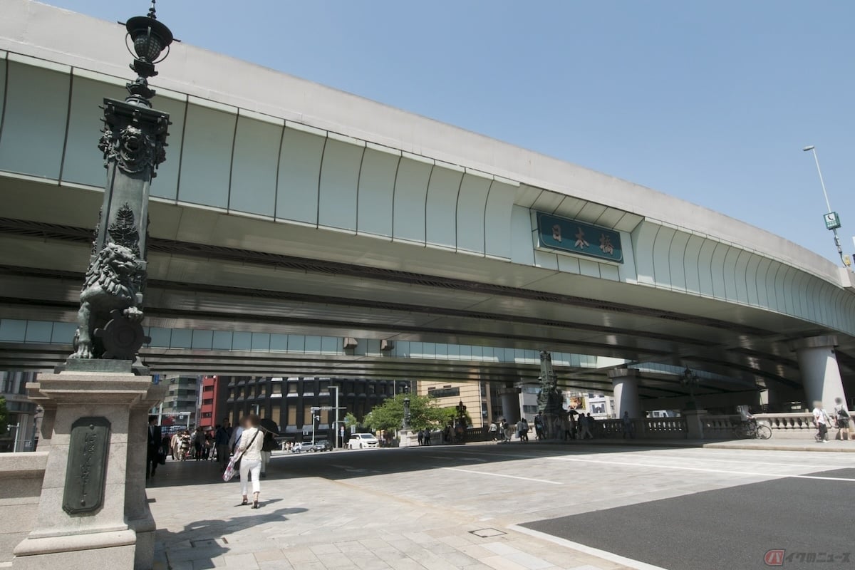 全ての道路の起点は東京・日本橋(日本橋につくられた道路元標)