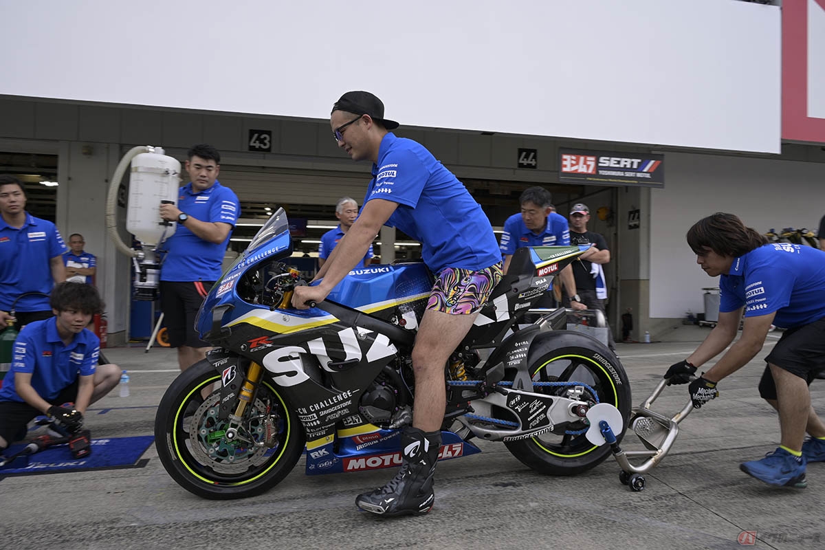 レース直前までピット作業の確認を行う「チームスズキCNチャレンジ」