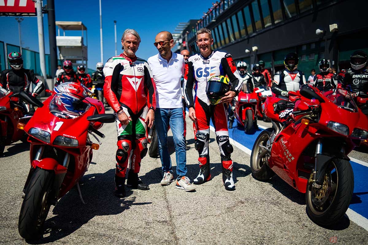 トロイ・ベイリスやカール・フォガティといったレジェンドは今も大人気でした