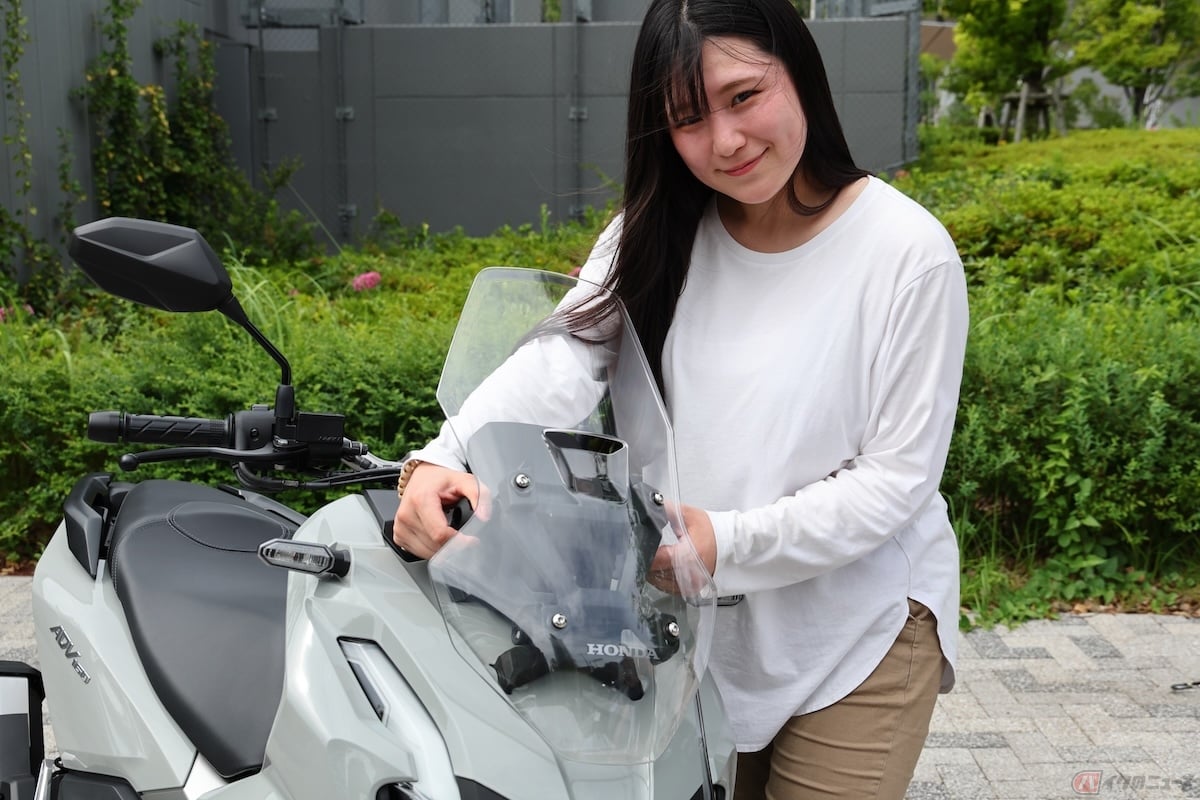 シールドの高さを調整することでヘルメットの頭上を風が流すように抜けさせれば疲労蓄積を軽減してくれる