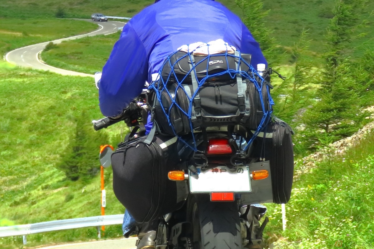 落下物への迅速な対応のほか、自分自身が積荷を落とさないようにすることも大切