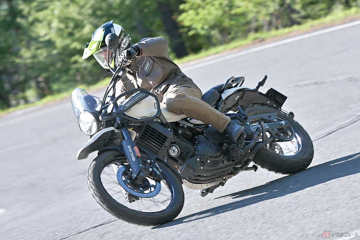 市街地から高速道路、ワインディングを走る。アドベンチャーバイクらしい、どんなシーンでもゆとりのある乗り味