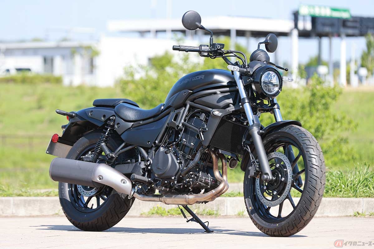排気量398ccの水冷並列2気筒エンジンを搭載するカワサキ「ELIMINATOR」