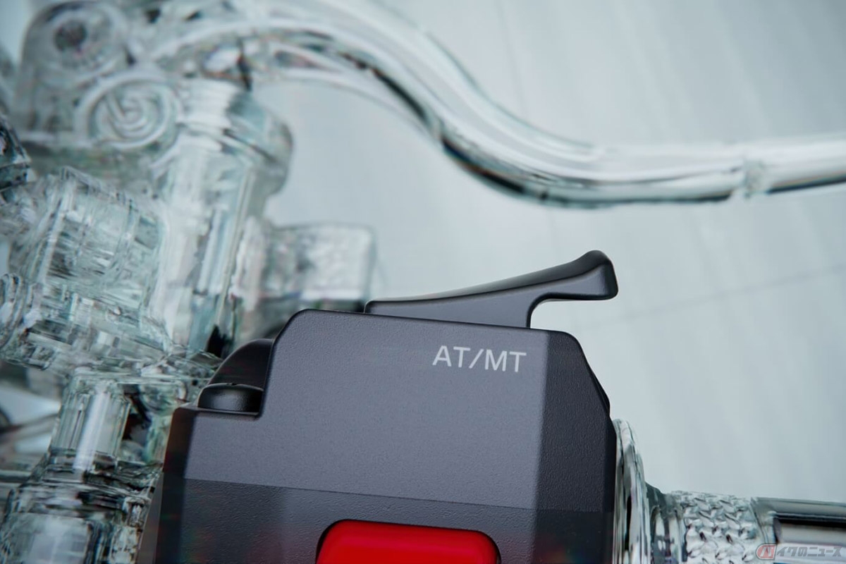 ヤマハ「MT-09 Y-AMT」。AT、MTの切り替えは右スイッチボックスで操作