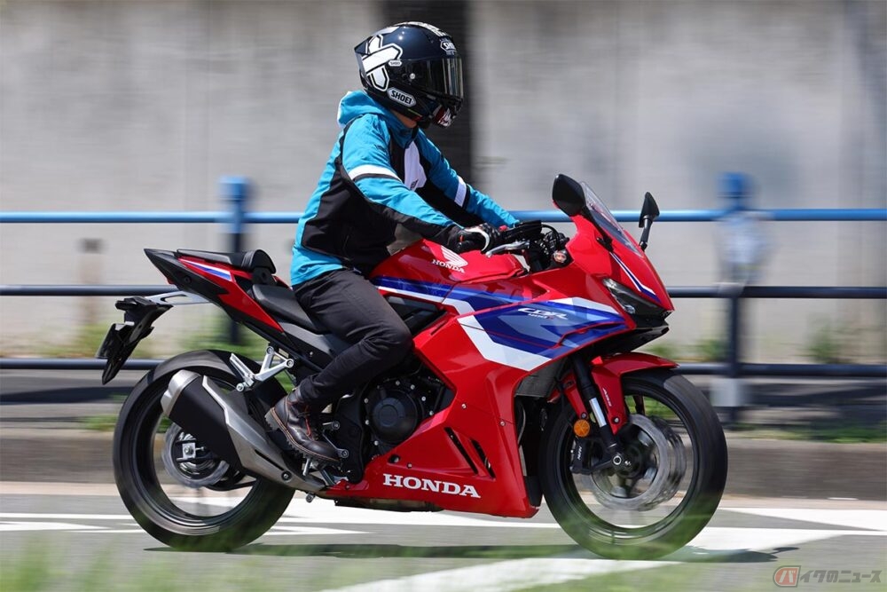 カッコ良くて乗りやすいちょうど良さが魅力のスーパースポーツ！ホンダ