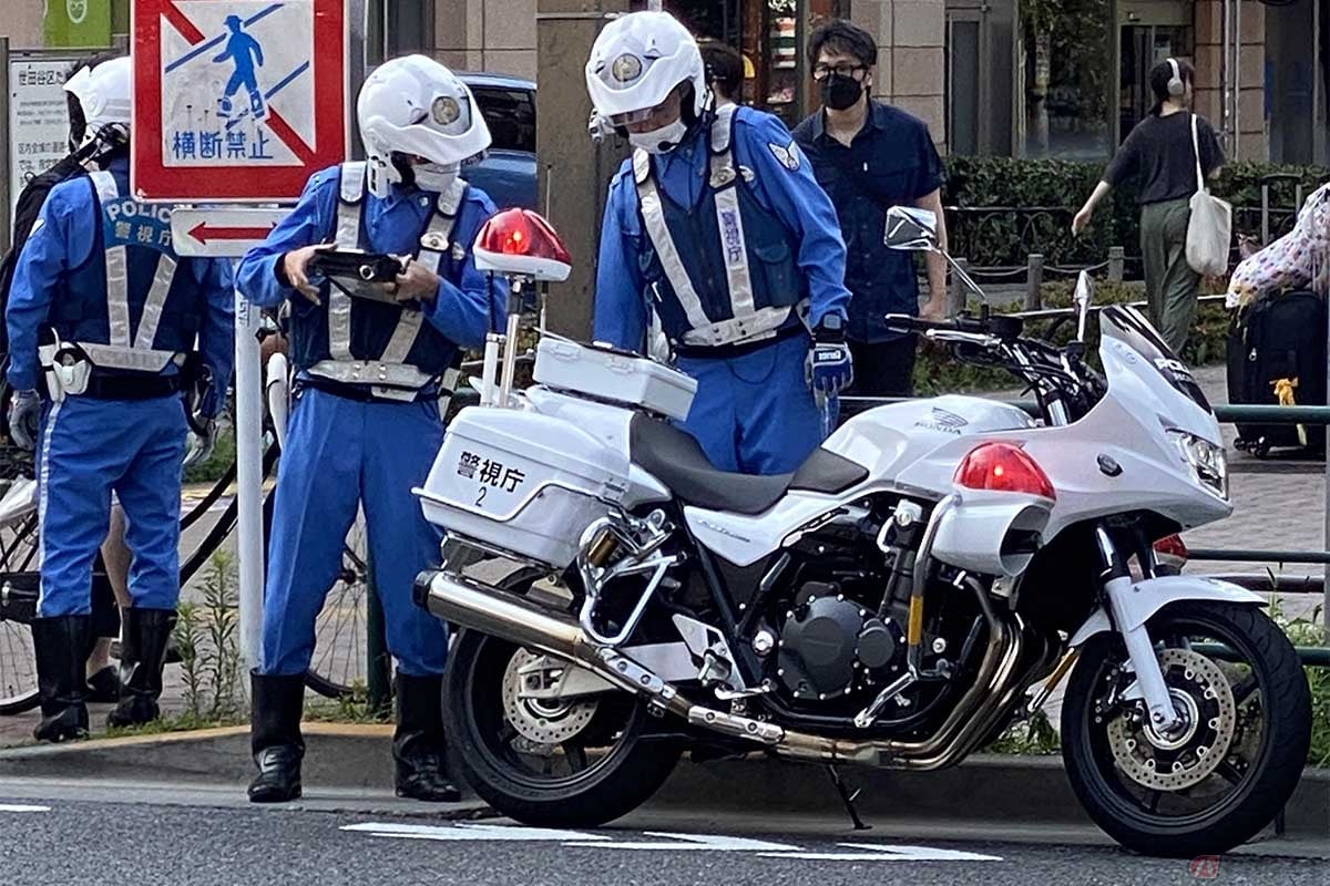 赤切符とは「道路交通法違反事件迅速処理のための共用書式」のこと