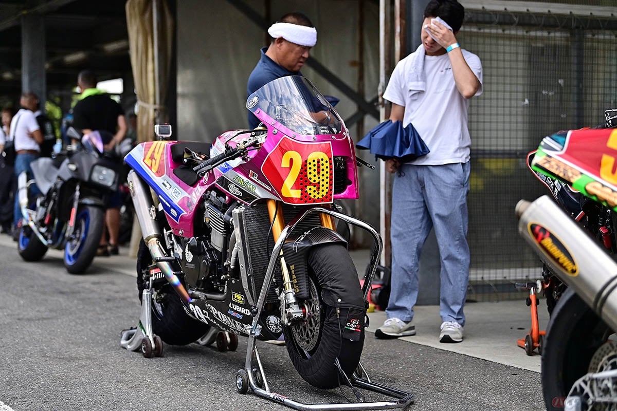 パワービルダーが手掛けたNinjaレーサー(GPZ900R)。自然吸気で最高200psを叩き出します