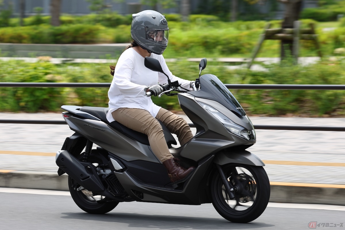 車体が本当に軽いからか、速度を上げた時にハンドル操作も思ったよりも軽く感じる