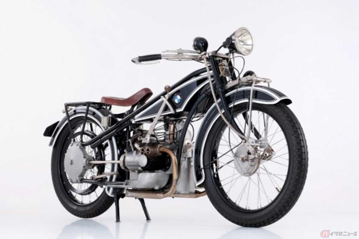 1923年にBMWが初めて生産・販売したバイク「R 32」。排気量198ccで出力は8.5馬力
