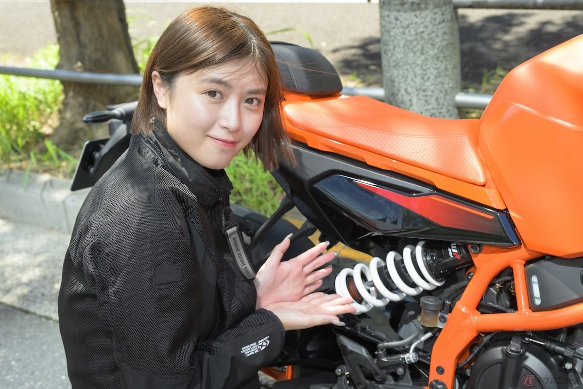 モノショックはサスペンションが1本のみで中央に配置されるタイプで、現代のスポーツバイクや高性能バイクで多く見られる