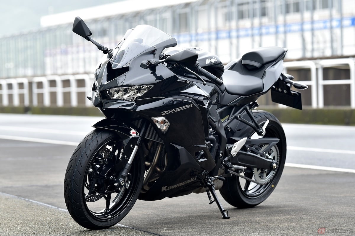 カワサキの軽二輪スポーツバイク「Ninja ZX-25R SE」