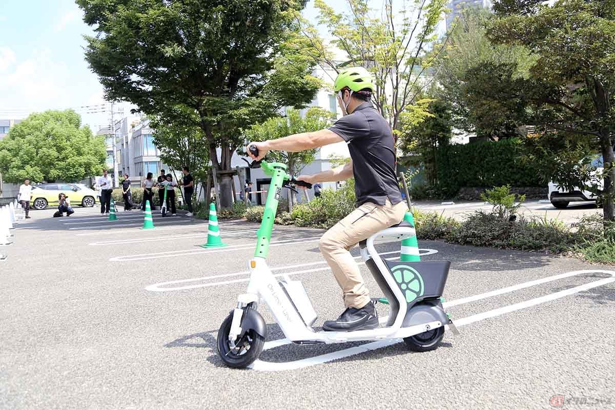 コーナリング時、腕が完全に伸び切ってしまう。小柄な方はタイトターン時に操作性に影響が出るかも知れません