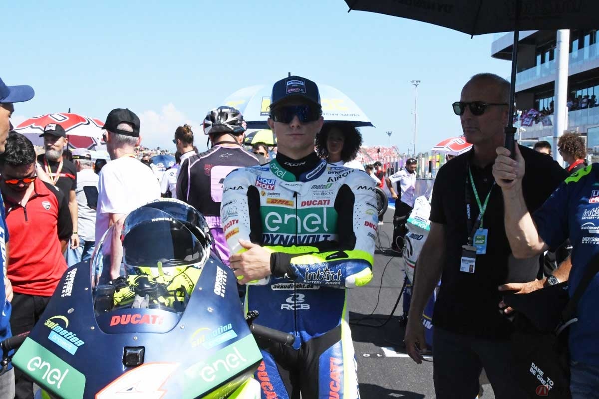 8番手からスタートとなったエクトル・ガルソ選手。レース前、グリッド上でじっと前を見据えて微動だにせず、集中していた