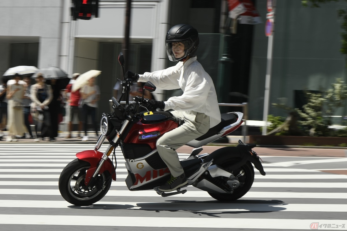 渋谷界隈を走ってみても、カラフルな街に引けを取らない存在感!