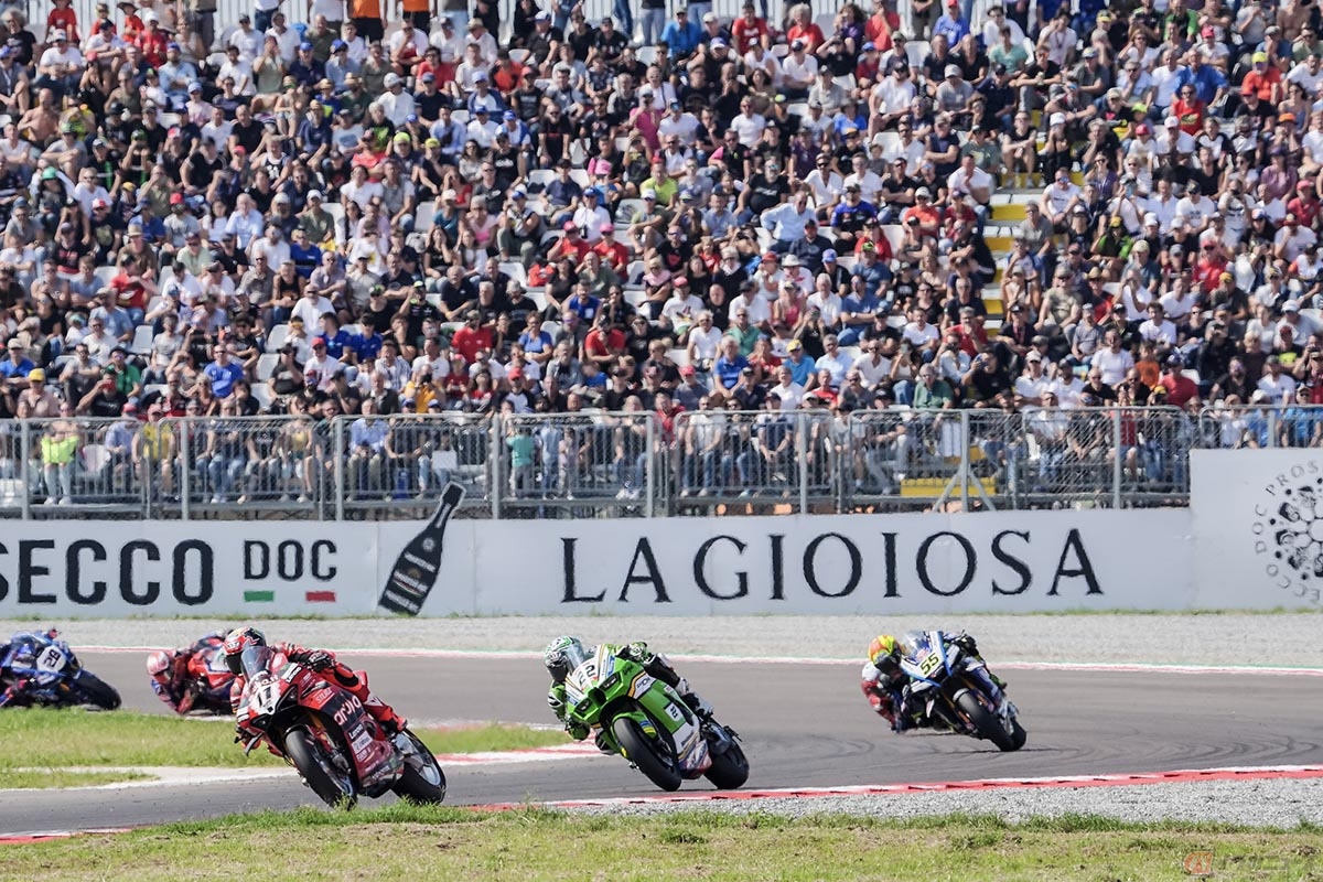スーパーバイク世界選手権 第9戦イタリア決勝レースの様子