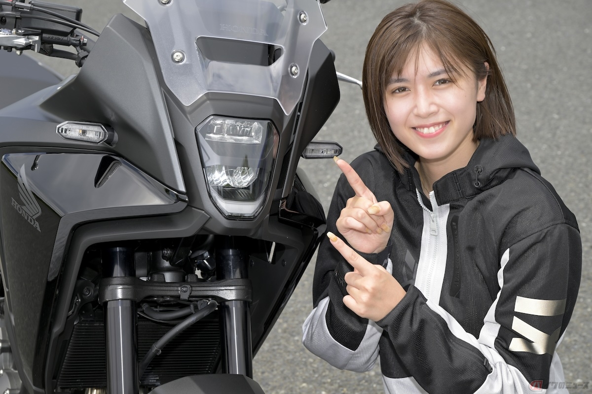 縦型に2つ装備されている機能性が高いライトは、対向車にもしっかり存在をアピール出来るので安心感倍増