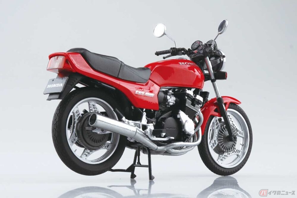 あの頃の400マルチ!! ホンダ「CBX400F」が1／12スケールで新登場