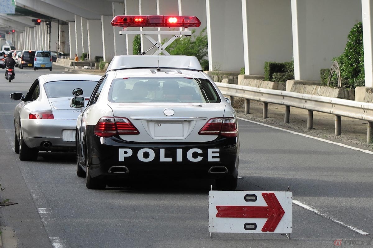 事故を起こした際は警察への連絡をおこなわないと、交通事故証明書を発行することができない