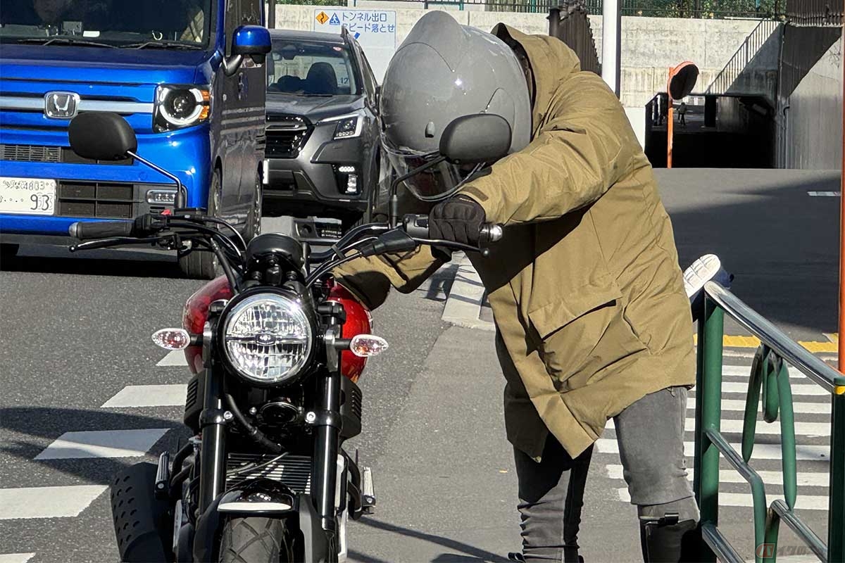 久しぶりにバイクに乗ったという場合、ガソリンが古く劣化していることにより、エンジンのかかりが悪くなっている可能性もゼロではない