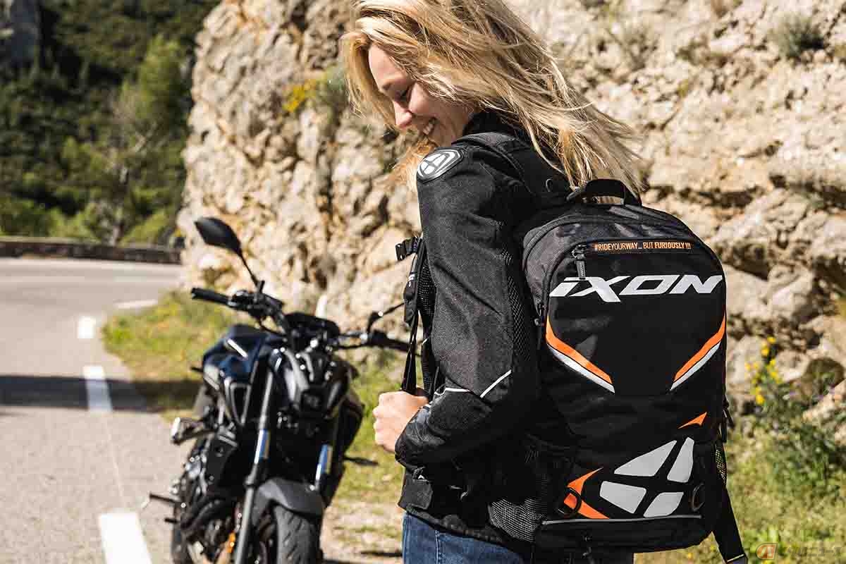 R-TENSION 23(バイク用スポーツバックパック)
